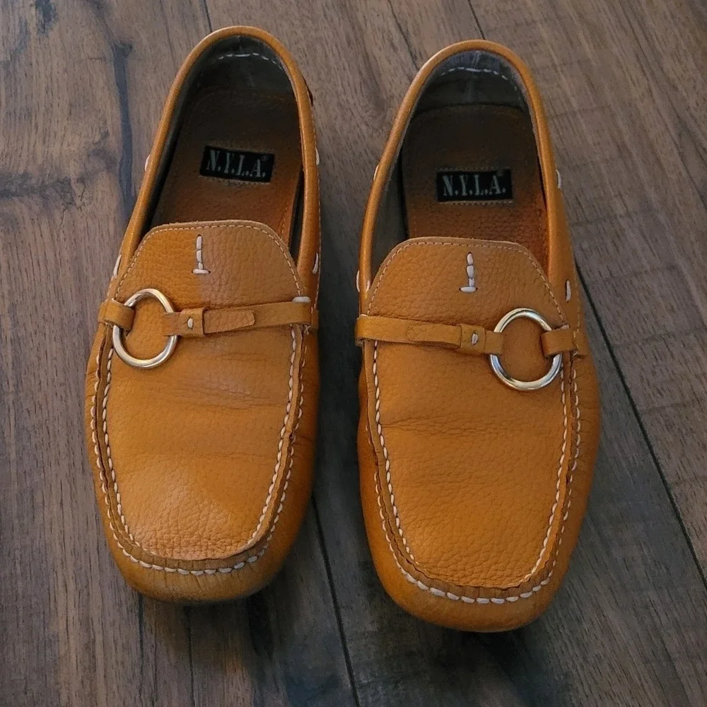 N.Y.L.A.‎ Tan Pebbled Leather Driving Loafers Silver Ring Detail Tan Shoes